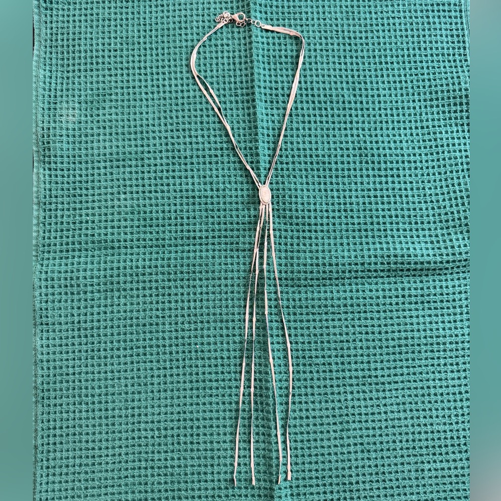 Silver dangle necklace with mother of pearl stone